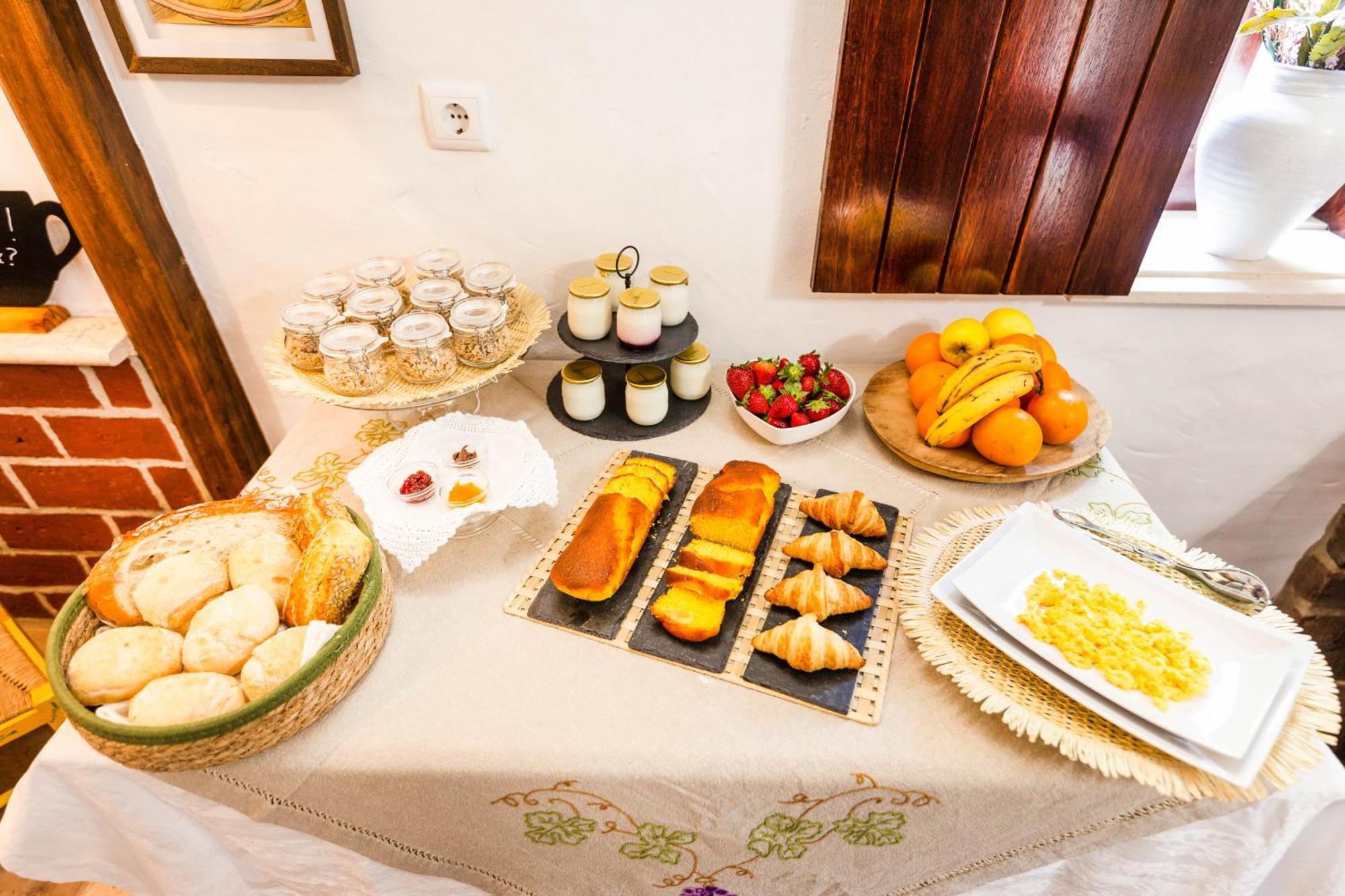 Porto de Mós Refugio Das Artes Guesthouse מראה חיצוני תמונה